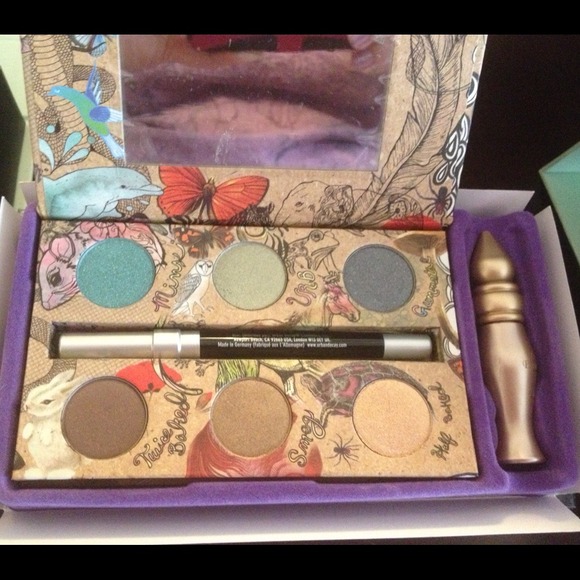 ⚠Reserved!!!⚠ New urban decay eye shadow pallet