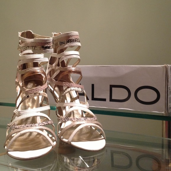 ✂Reduced✂Classy summer white gladiator sandals!