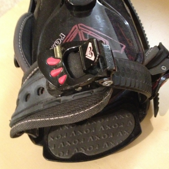🎃🎃SOLD 🎃🎃Roxy snowboard - Picture 3 of 4