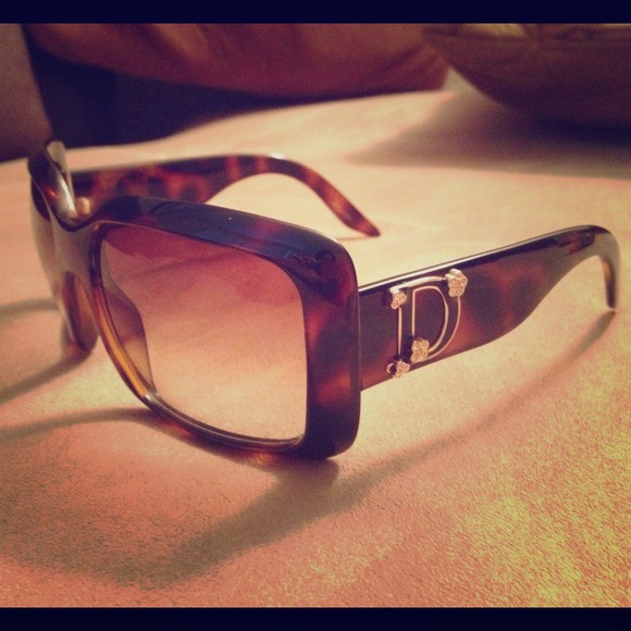 Dior Accessories - DIOR crystal flower 'D' tortoise Sunglasses