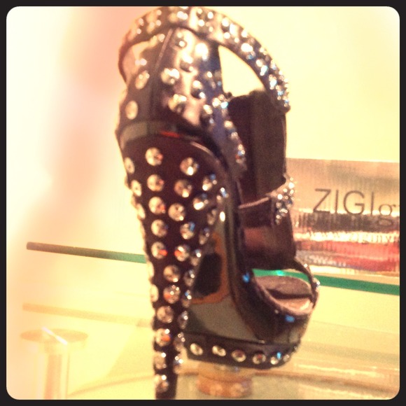 **Reserved for malladdict*Satin studded platforms