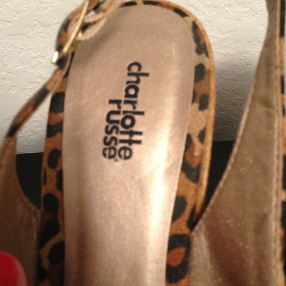 🚫Sold in Bundle🚫 Leopard Wedges - Picture 4 of 4
