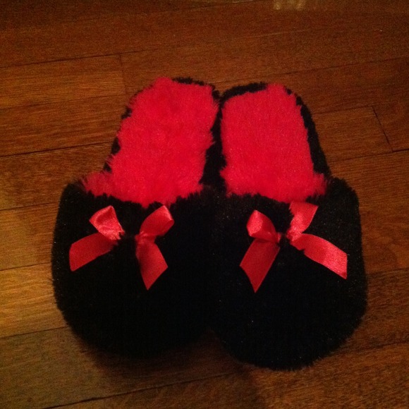 Slippers - Picture 2 of 2