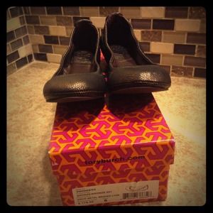 Reserved! 🆕BNWT Authentic Tory Burch Eddie