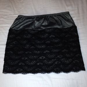 ❌Traded lace skirt