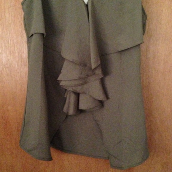 🚫RESERVED🚫Olive Green Top - Picture 2 of 4