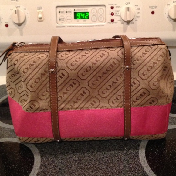 ✂REDUCED✂ Authentic. Coach handbag