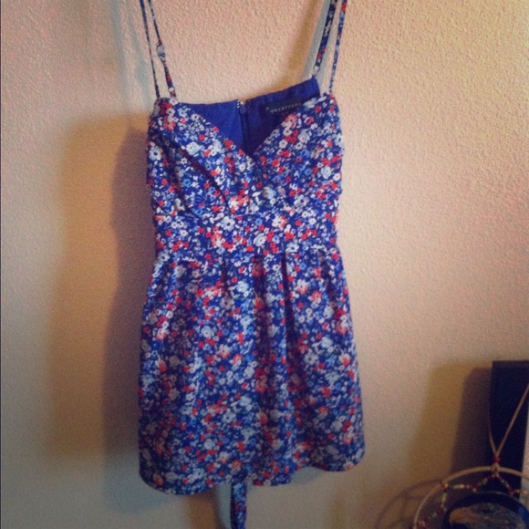 ON HOLD. Floral blue spring time top