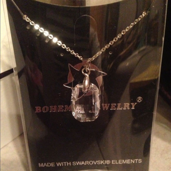 NWT Swarovski crystal necklace