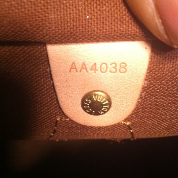 ❤️READY TO SELL❤️Rare graffiti LV NEW CONDITION Authentic - Picture 2 of 4