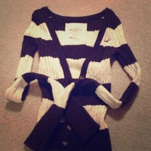 Hollister sweater