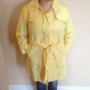 Gap yellow trench