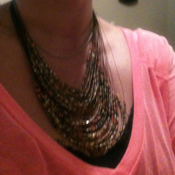 Beautiful layered beaded necklace. - Picture 4 of 4