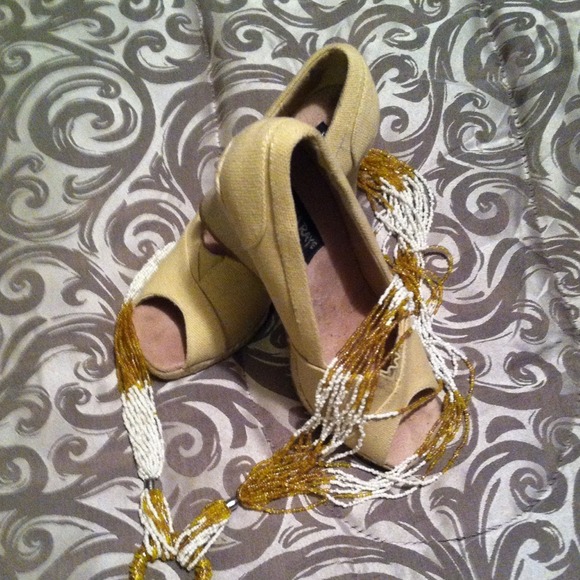 Long yellow beaded stylish necklace