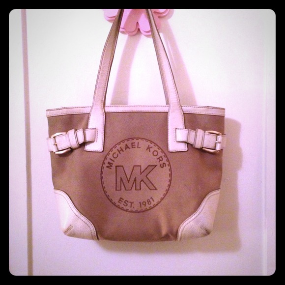 Michael Kors Handbags - $1 Shipping! ✨Michael Kors Tote✨