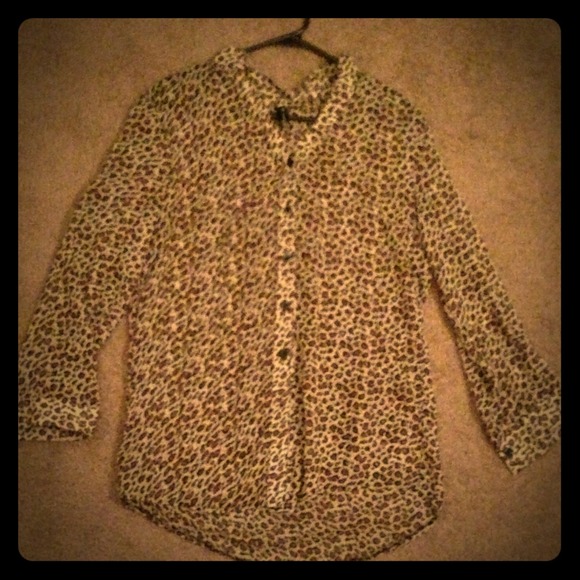 NWOT leapard chiffon button up!