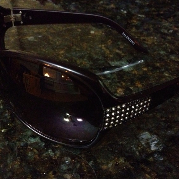 SOLD in bundle | Authentic Valentino shades - Picture 2 of 3