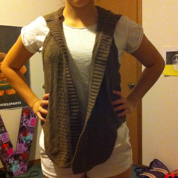 Brown knitted cardigan