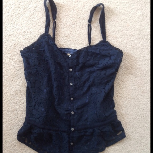 Hollister top