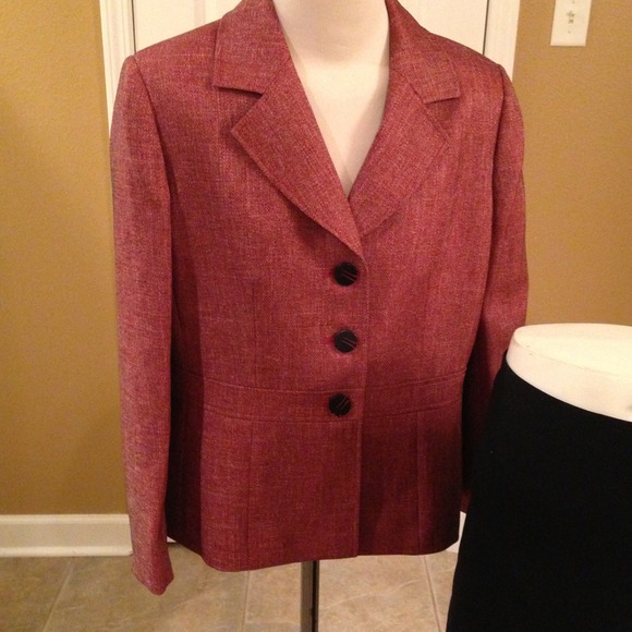 Great Pants Suit - Picture 2 of 3