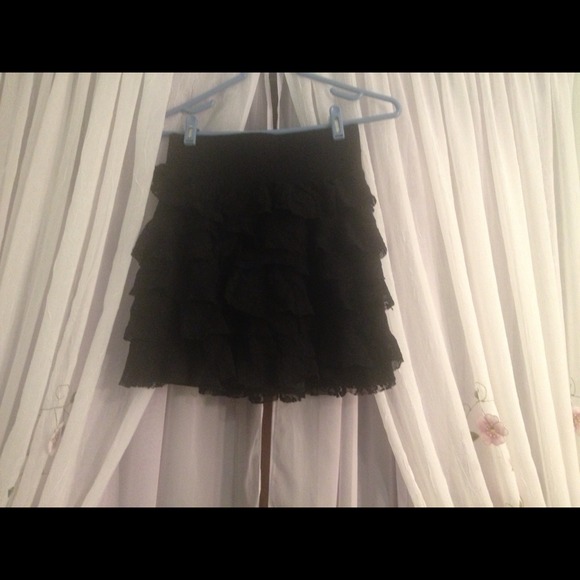 Express layered skirt