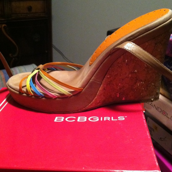 BCBG tan/multi color wedge sandal