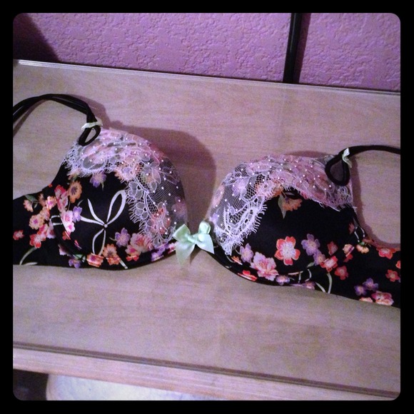 Victoria Secret Gorgeous bra ⛔reduced⛔