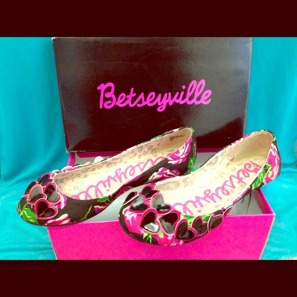 Floral flats new in box!
