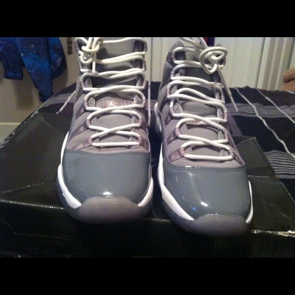 Jordan cool grey 11's NO LONGER AVAILABLE - Picture 4 of 4