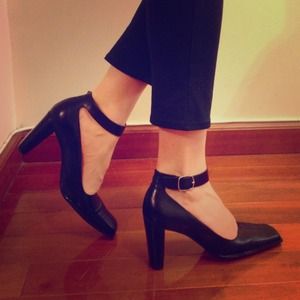❌SOLD❌ BCBGirls chunky heels