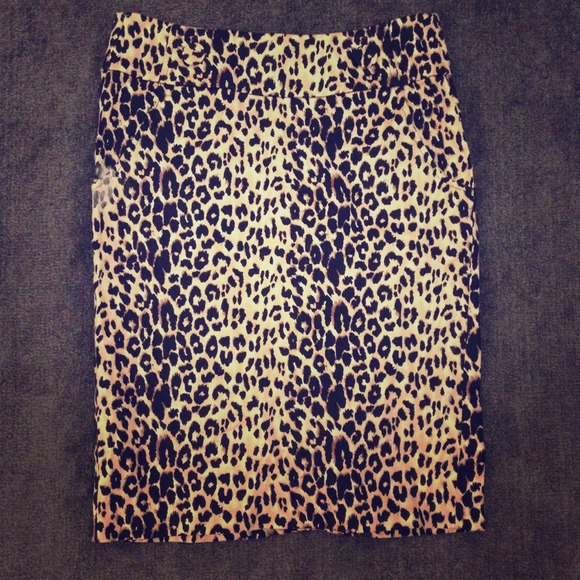 LEOPARD SKIRT