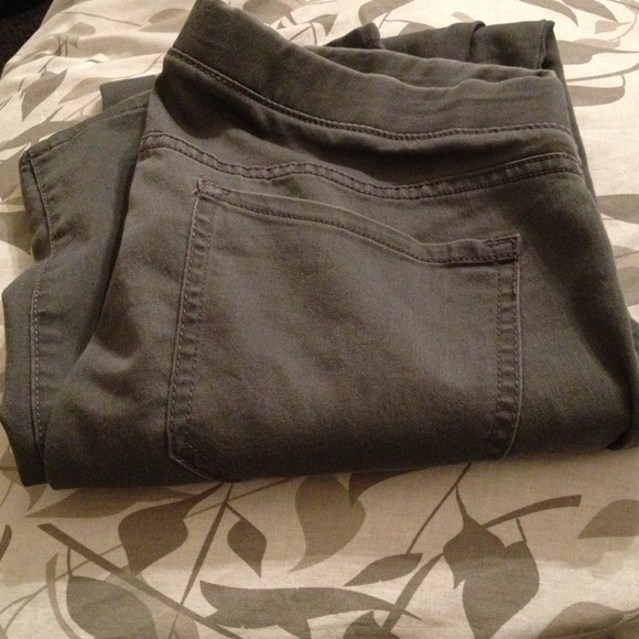 Old navy skinny jeans.