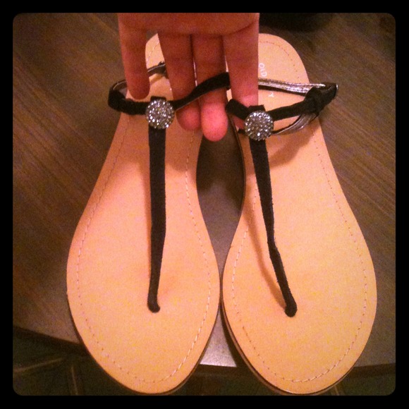 Old Navy Shoes - Lightly worn sandals, Old Navy size 9