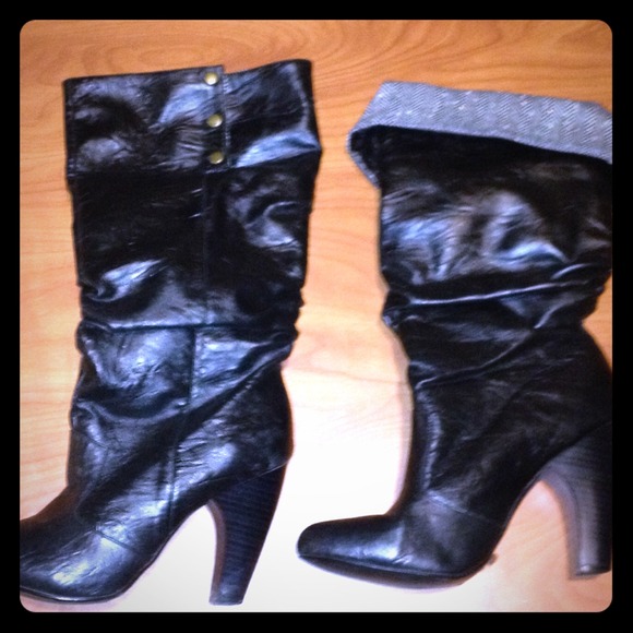Two way black leather boots !