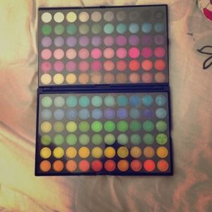 56 eyeshadow makeup!