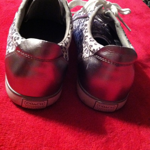 🚫SOLD🚫Auth Coach Cheetah/Animal print sneakers💕 - Picture 3 of 4