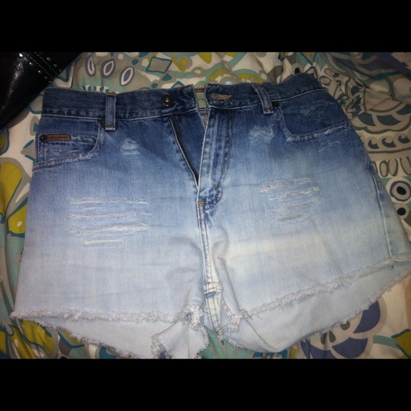 Dark to Light high-waist denim shorts - Picture 1 of 2