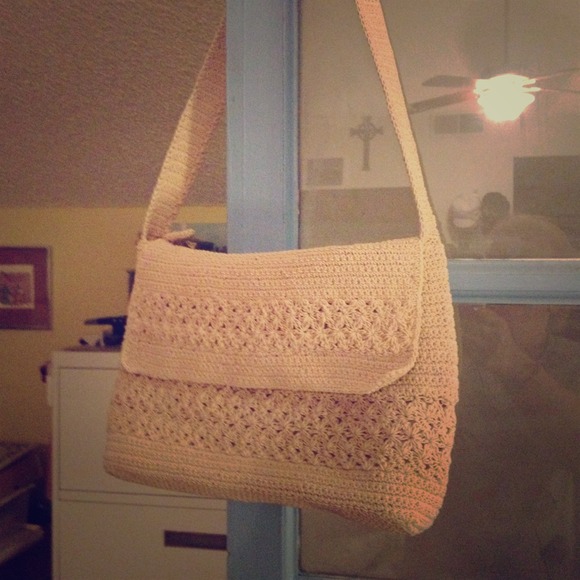 An Amanda smith crocheted purse .