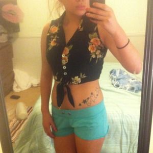 SUCH A CUTE CROP TOP