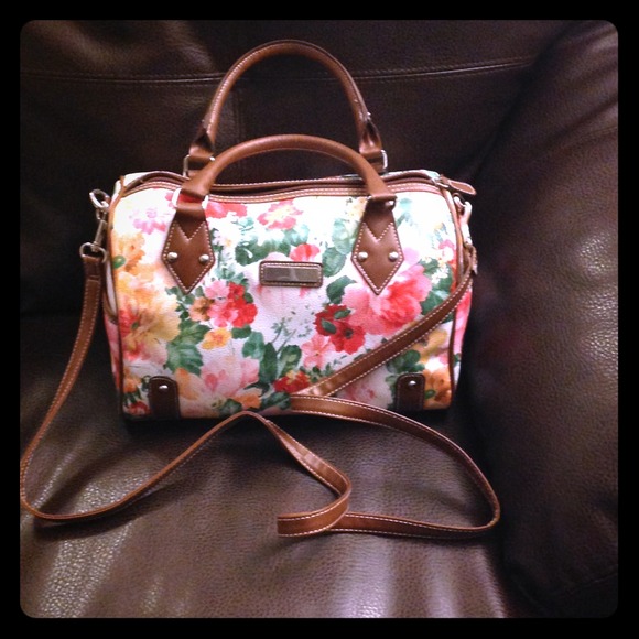 Flower satchel