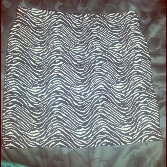 Zebra print bodycon skirt