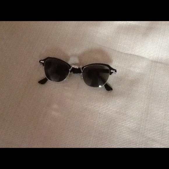 Vintage cat eye sunglasses