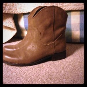 🌼Reduced! Jessica Simpson 7.5 taupe booties.