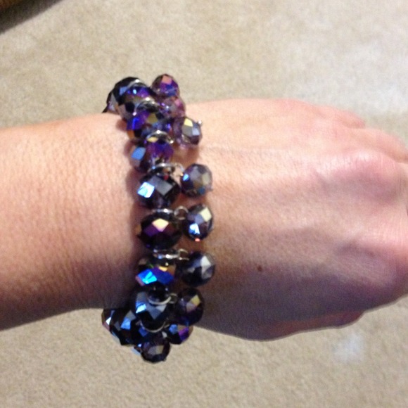 Purple crystal stretch bracelet.