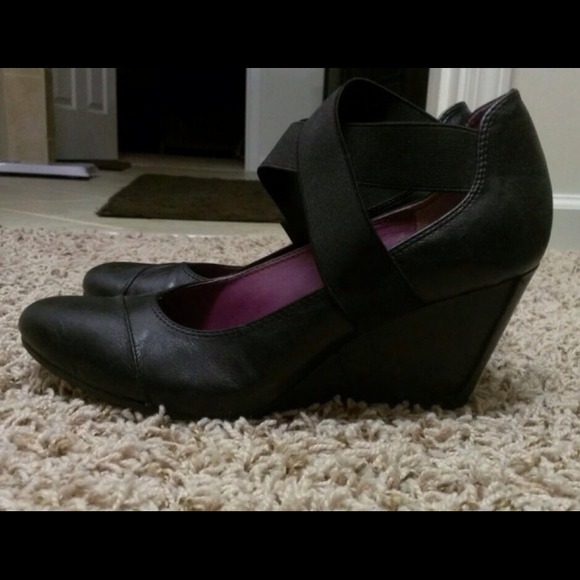 Xappeal Black Wedges