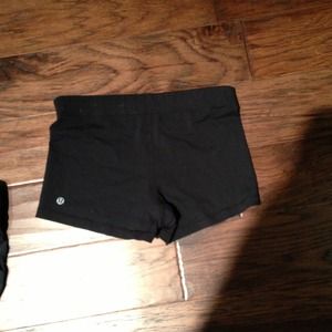 Lululemon spandex shorts !