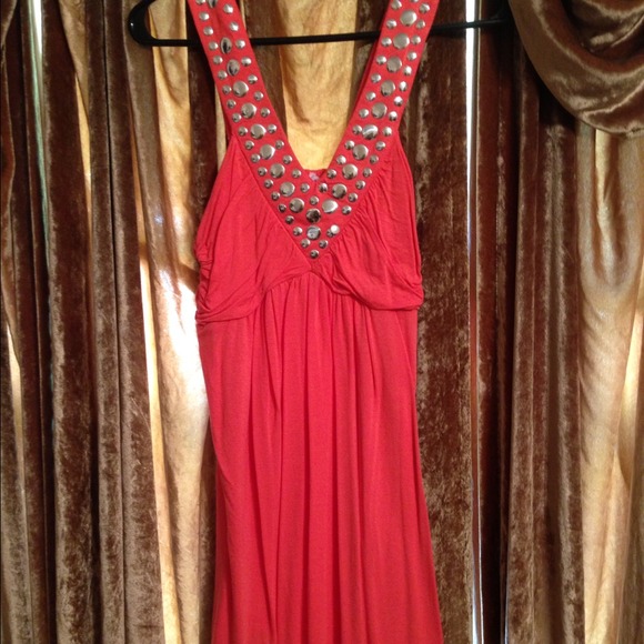 Long coral, studded tank top.