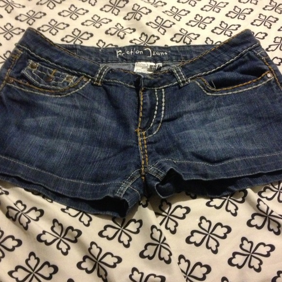 👆👆SOLD👆👆Dark wash shorts