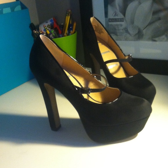 Black Elle 7.5 heels