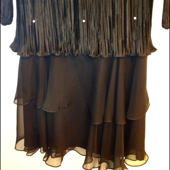 VTG PEARLS & CRYSTALS BLACK MERMAID CUT DRESS - Picture 2 of 4